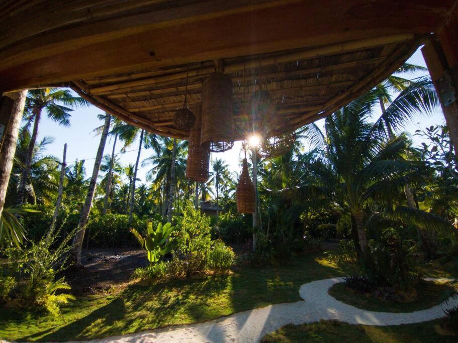 The Bamboo Houses - Tropical Garden & Empty Beach General Luna  Kültér fotó