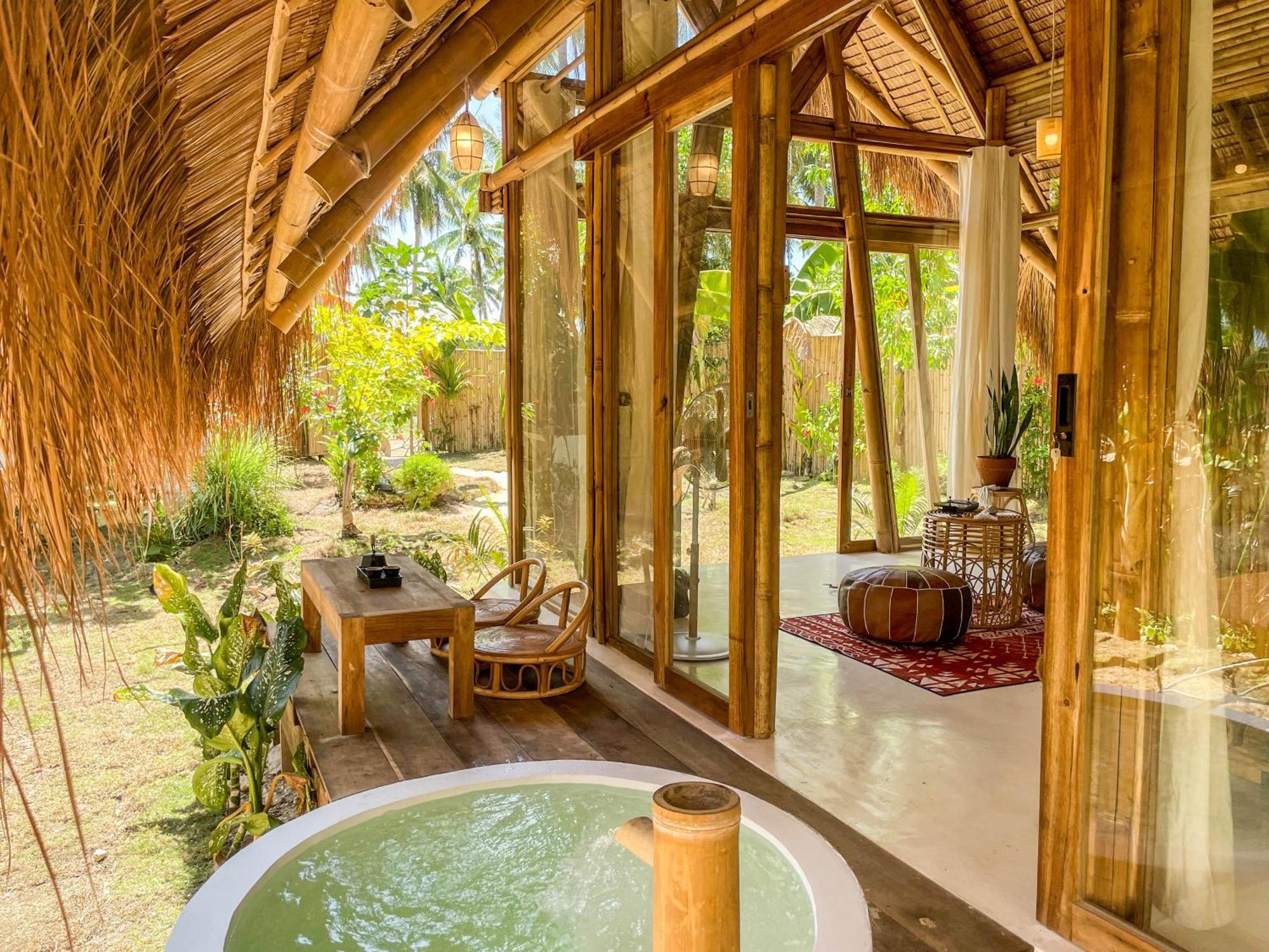 The Bamboo Houses - Tropical Garden & Empty Beach General Luna  Kültér fotó